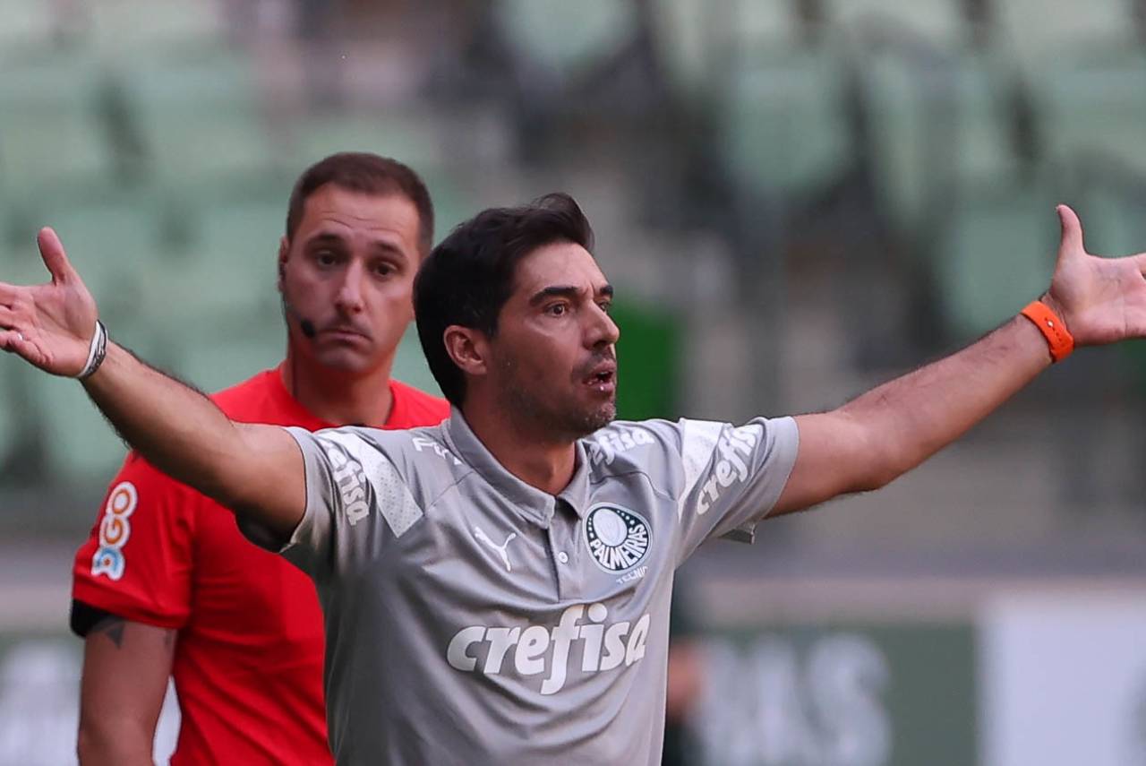 Abel Ferreira tem contrato com o Palmeiras até 2024