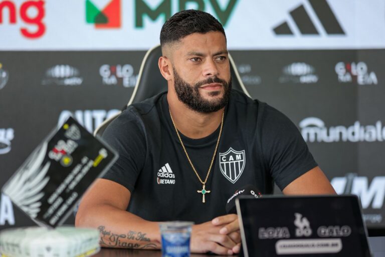 <p>Hulk em coletiva do Atlético-MG. Foto: Pedro Souza / Atlético</p>
