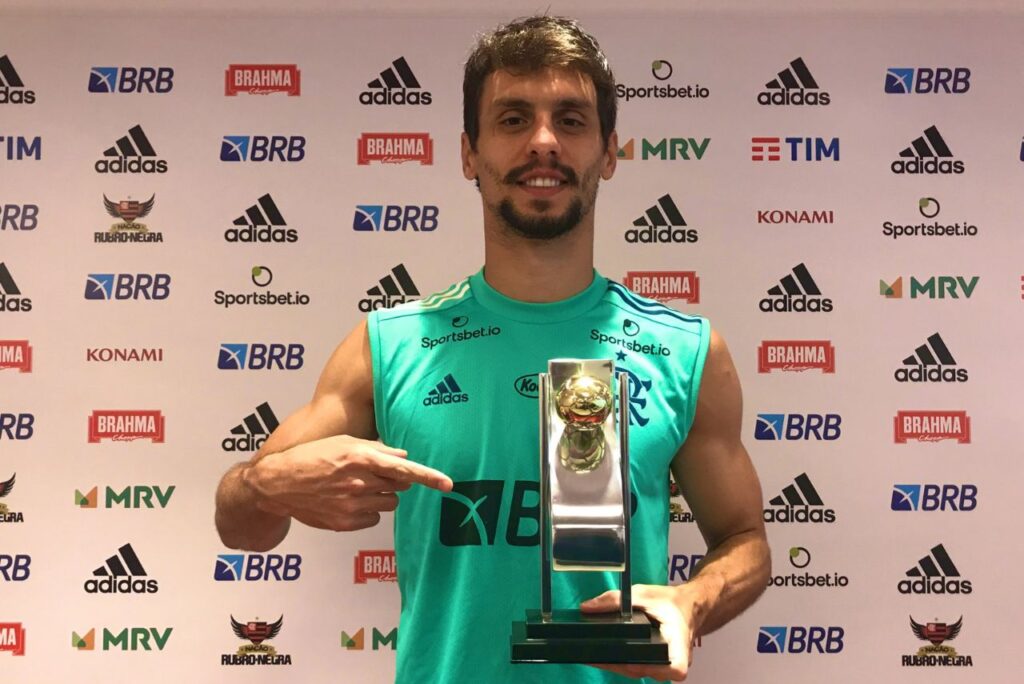 Rodrigo Caio encerra contrato com o Flamengo no final de dezembro (Foto: X/Reprodução)