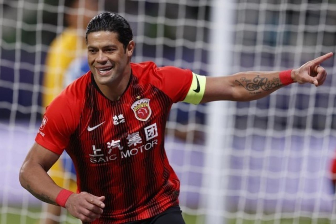 Hulk comemora gol marcado pelo Shangai SIPG, quando atuava lá