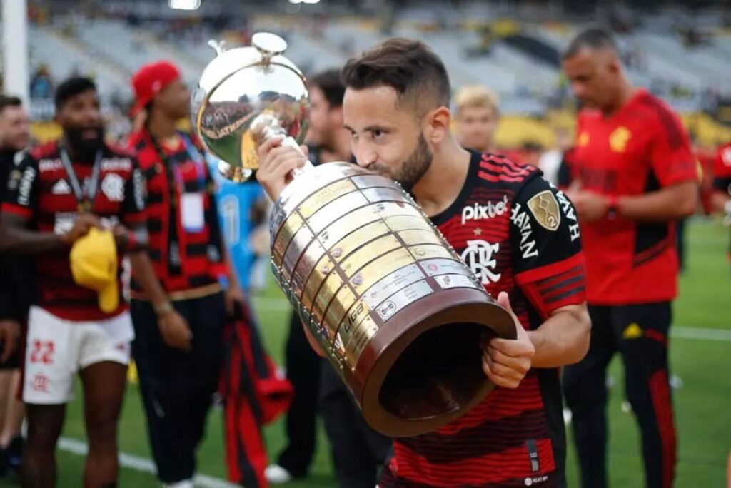 Flamengo de Everton Ribeiro fechou temporada sem levantar nenhuma taça (Foto: X/Reprodução)