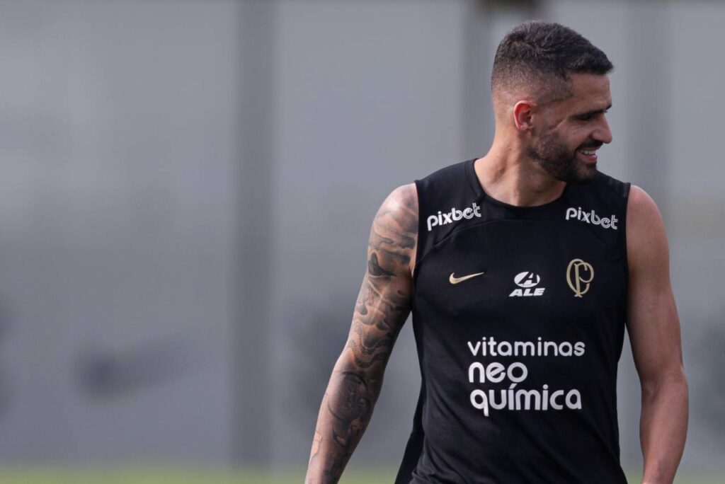 Renato Augusto vai defender o Fluminense