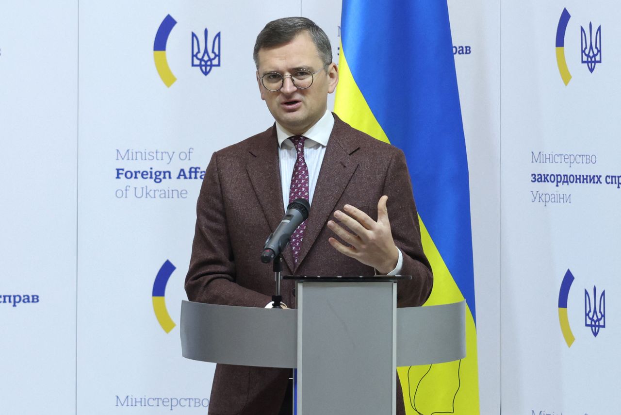 Dmytro Kuleba, ministro ucraniano, questionou postura do COI (Foto: Anatolii Stepanov/AFP)