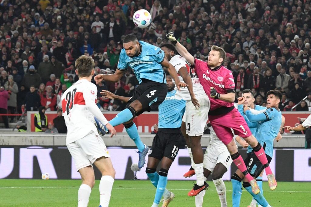 Bayer Leverkusen manteve liderança na Bundesliga após empate contra Stuttgart (Foto: Thomas Kienzle/AFP)