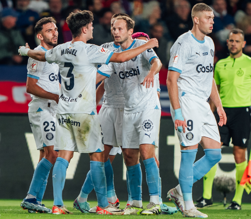 Girona vence o Barcelona e reassume a liderança do Espanhol Foto: Girona/X