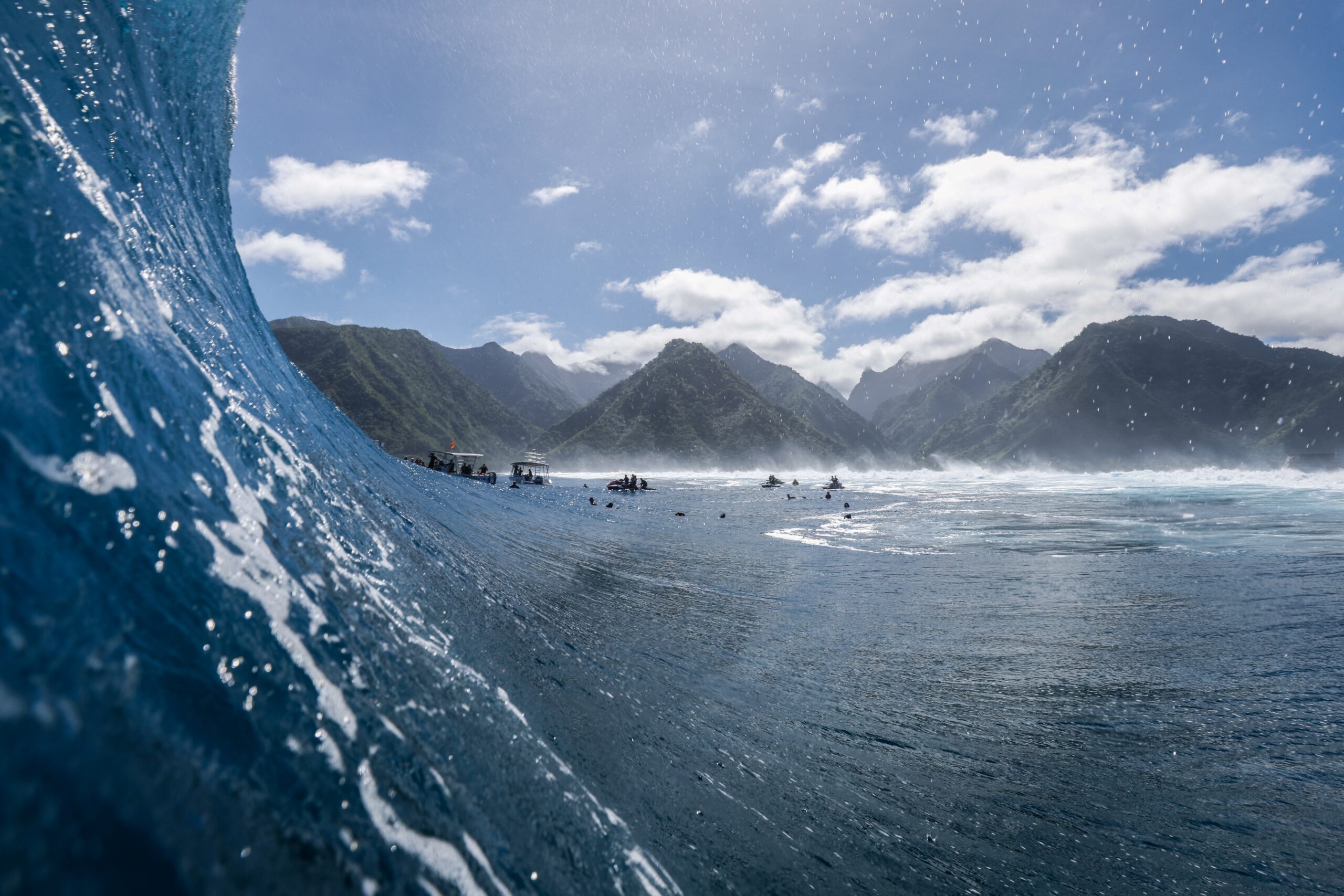 Competição de surfe dos Jogos Olímpicos pode acontecer em Teahupo'o, afirma presidente polinésio Foto: Ben Thouard / AFP