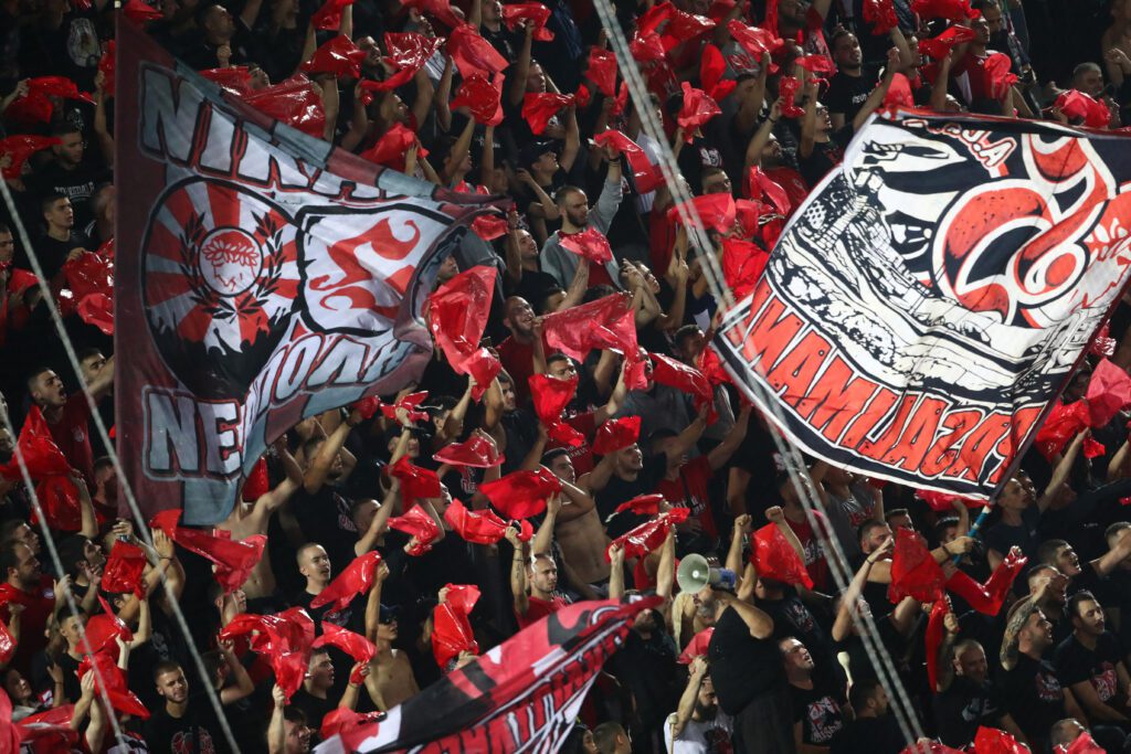 Torcida do Olympiacos Foto: STEFANOU / Eurokinissi / AFP