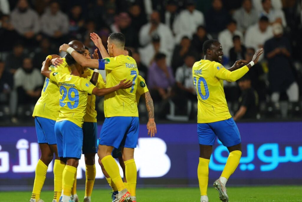 Elenco do Al-Nassr comemora a classificação