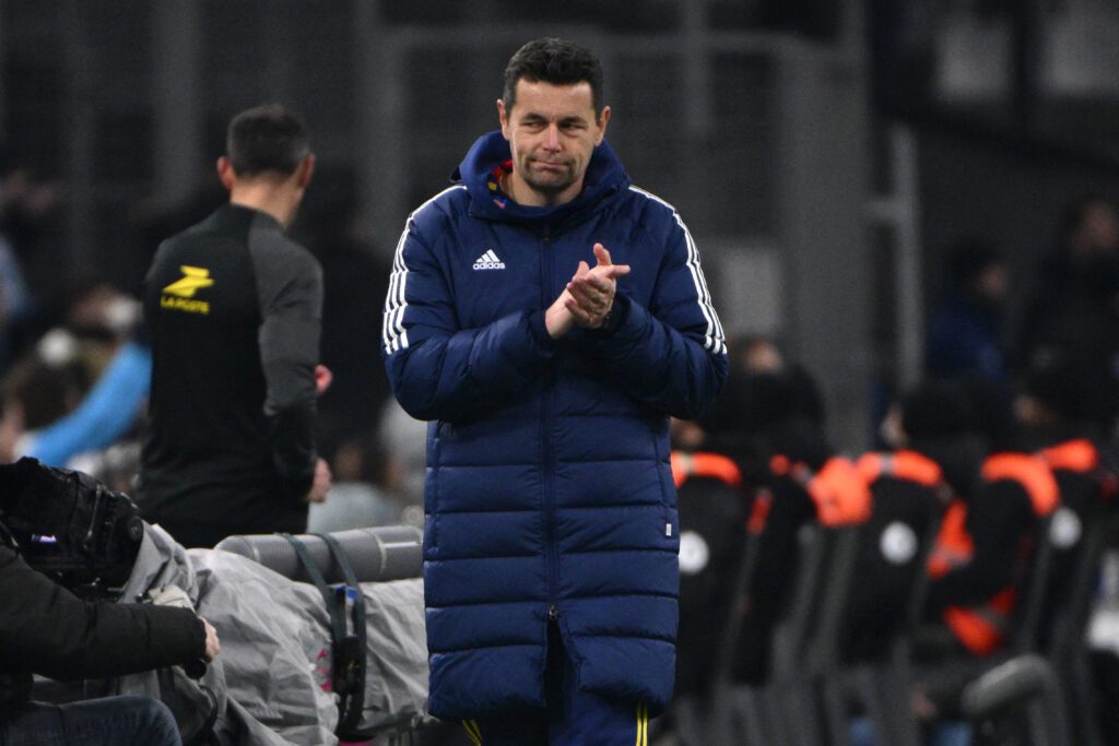Pierre Sage permanece como técnico do Lyon até o fim do ano Foto: CHRISTOPHE SIMON/AFP