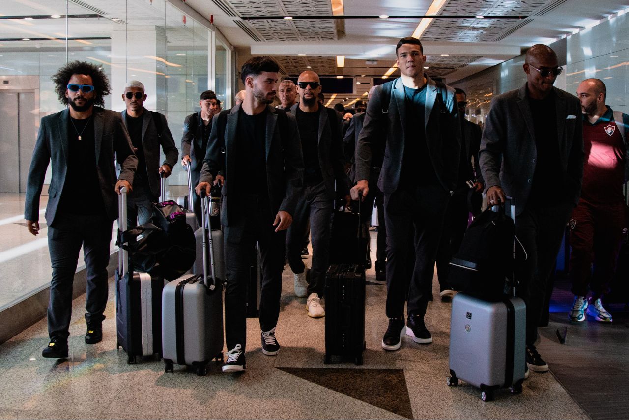 Jogadores do Fluminense em chegada na Arábia Saudita