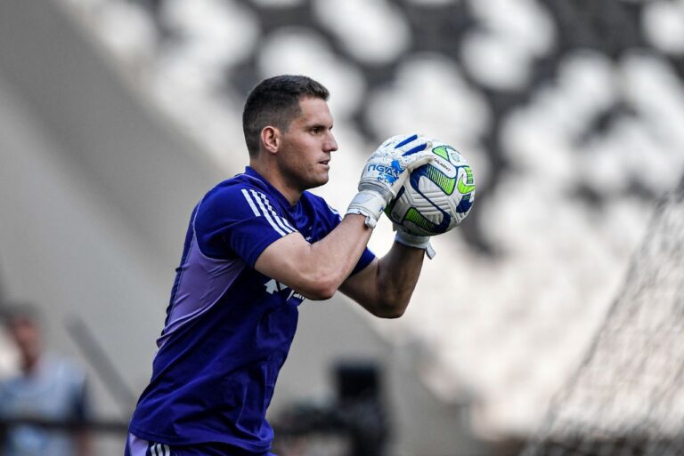 <p>Rafael Cabral em treino do Cruzeiro (Foto: Staff Images/Cruzeiro)</p>
