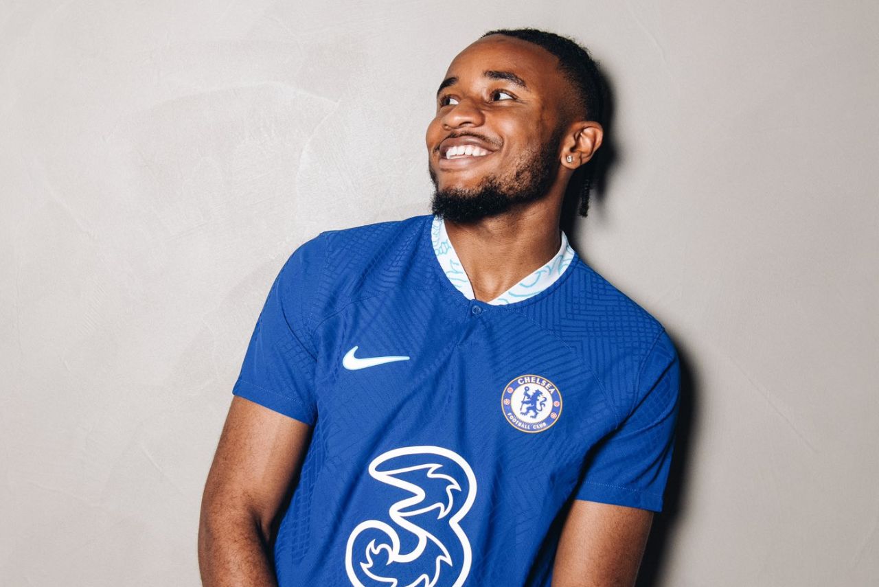 Francês de 26 anos atuou na pré-temporada do Chelsea