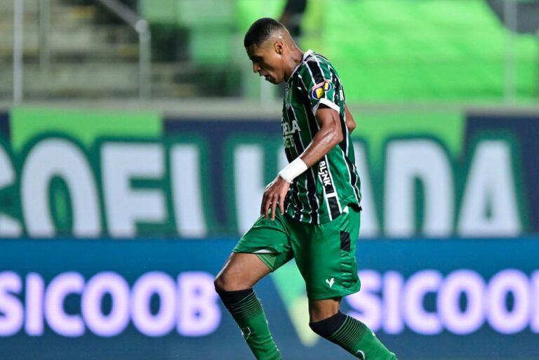 <p>Varanda é cria da base do Corinthians. Foto: Mourão Panda / América</p>