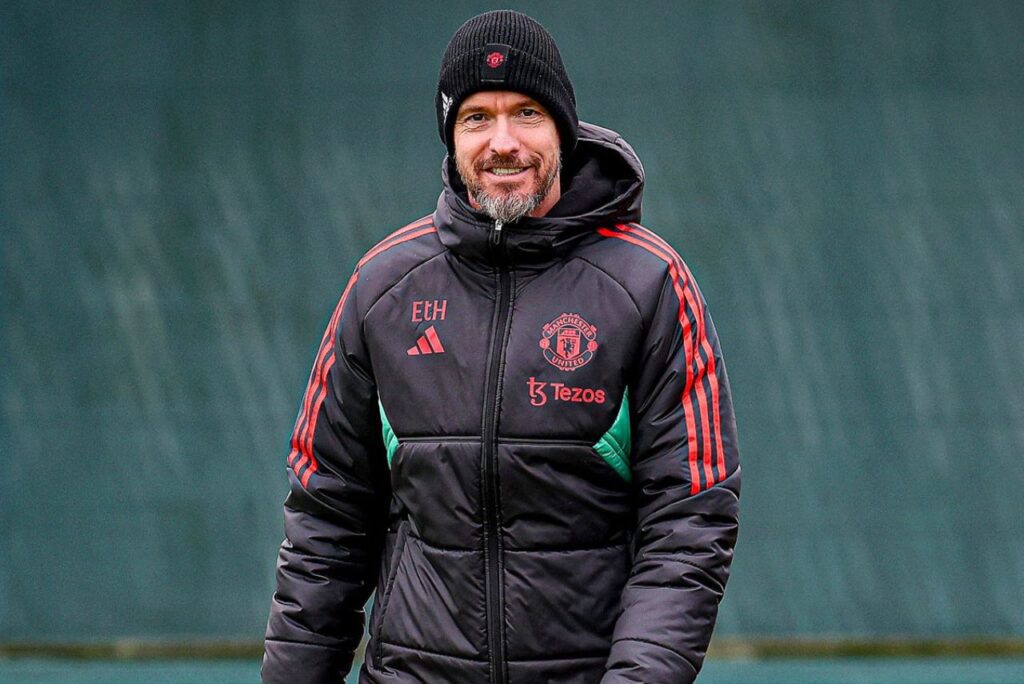Técnico do Manchester United chega pressionado ao clássico