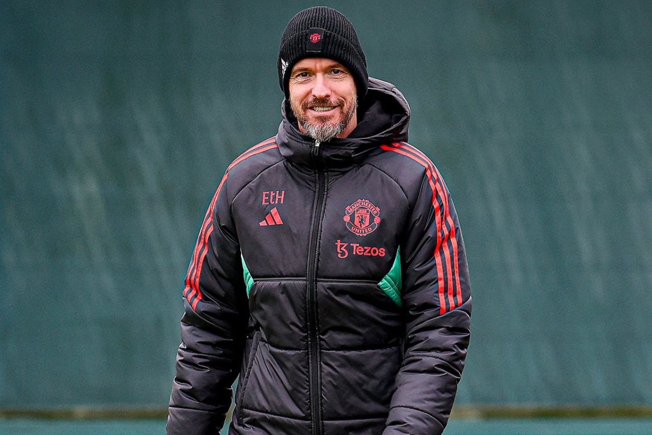 Técnico do Manchester United chega pressionado ao clássico