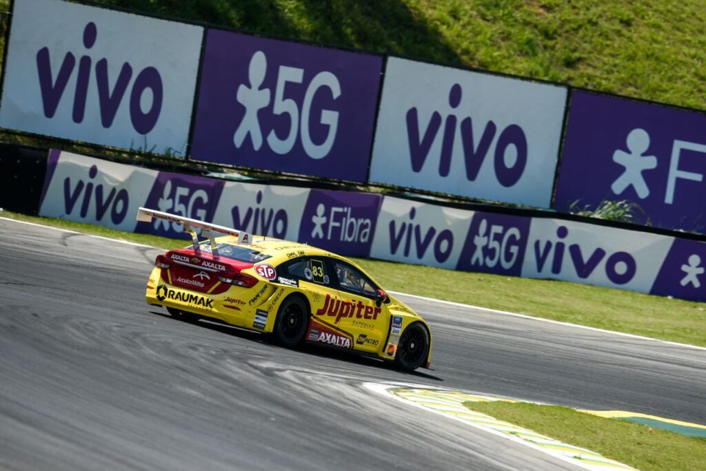 Carro de Gabriel Casagrande em corrida da Stock Car no Autódromo de Interlagos