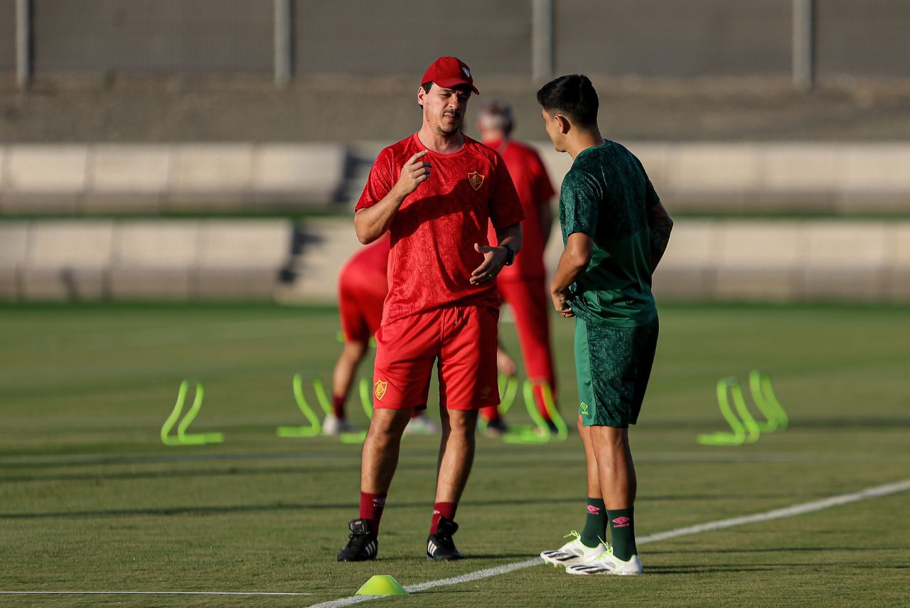 Diniz e Cano conversam em treino do Fluminense