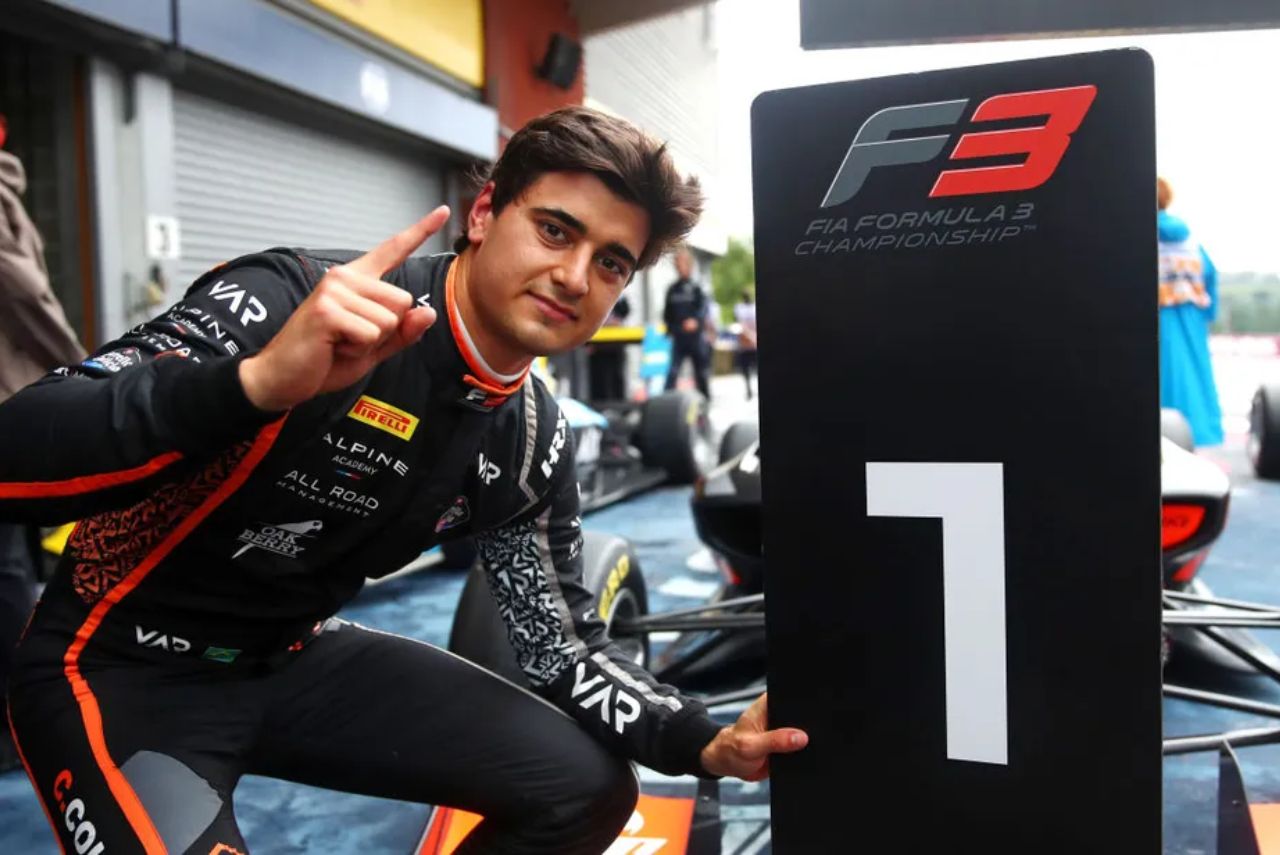 Caio Collet comemora vitória na Fórmula 3 em 2023