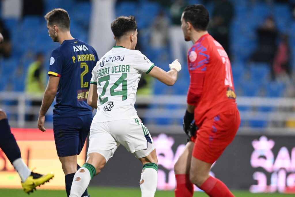 Gabri Veiga comemora gol do Al-Ahli