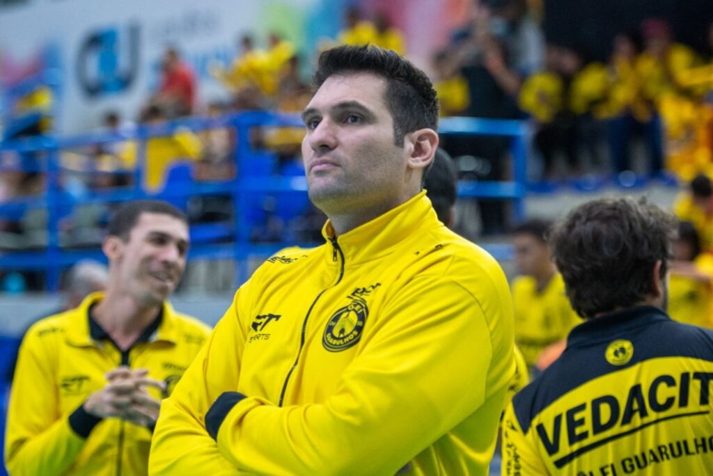 Treinador Guilherme Novaes, do Vedacit Vôlei Guarulhos, em 2023