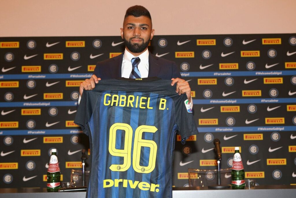Gabigol com a camisa da Inter de Milão