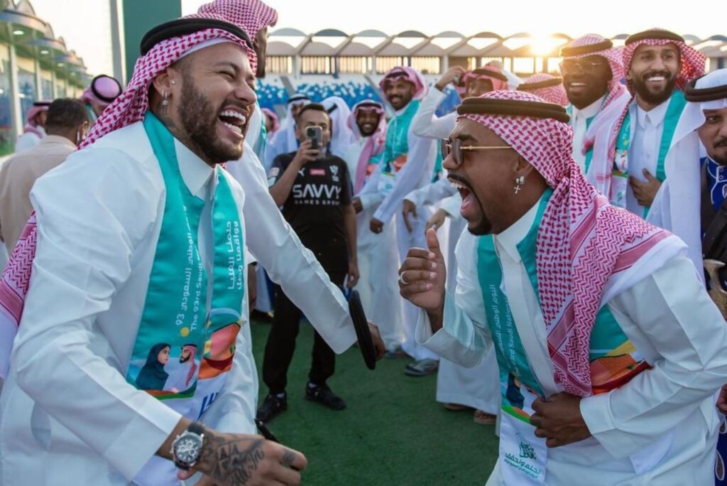 Neymar e Malcom chegaram em 2023 à Liga Saudita (Foto: Al-Hilal/Divulgação)