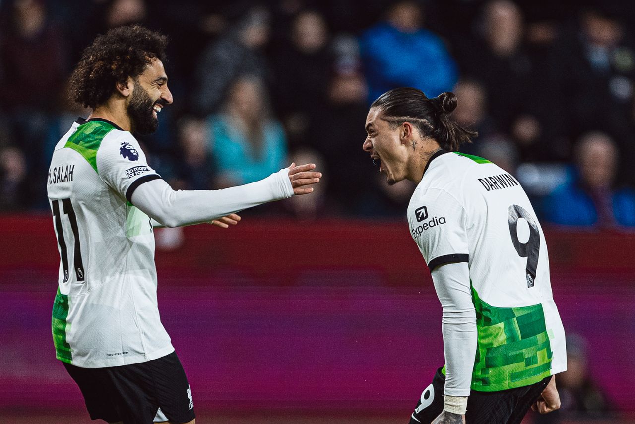 Salah e Núñez comemora gol do Liverpool