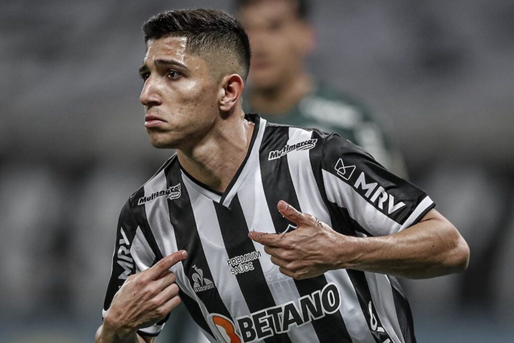 Reforço do Botafogo em ação pelo Galo