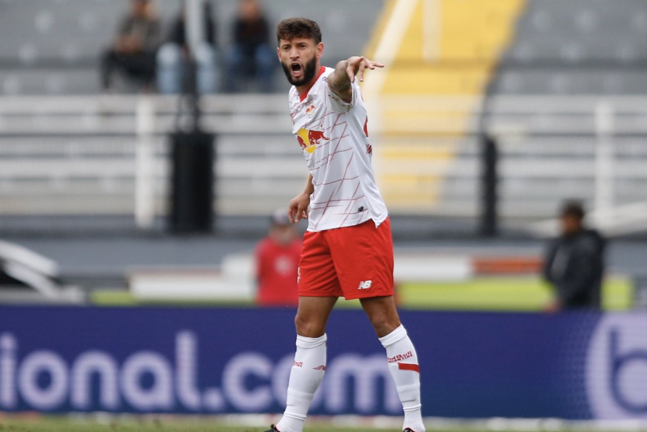 Juninho Capixaba pode ser novo lateral do Flamengo