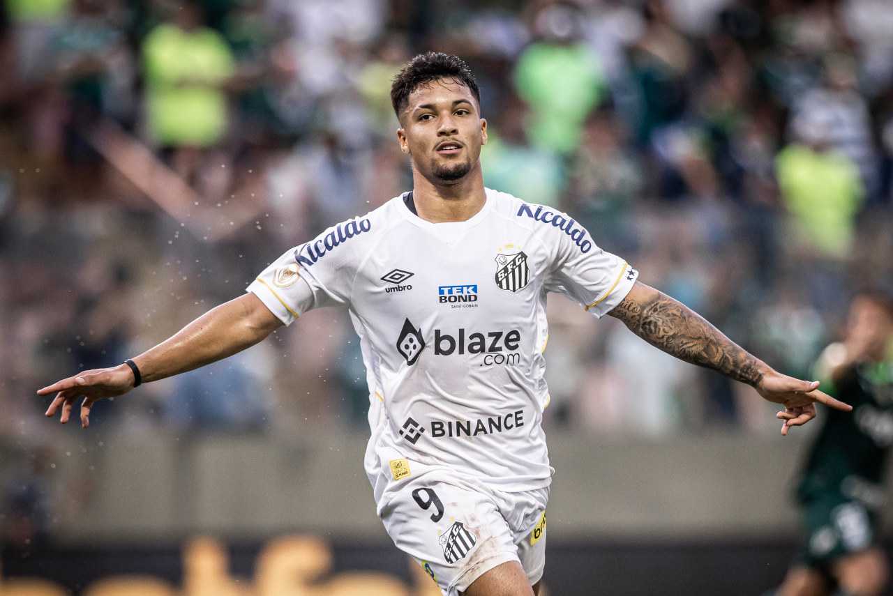 Marcos Leonardo é alvo do Palmeiras