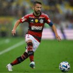 Everton Ribeiro não chegou a acordo com o Flamengo e deve seguir para o Bahia (Foto: Mauro Pimentel/AFP)