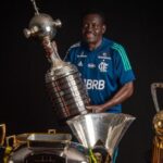 Denir, massagista do Flamengo por mais de quatro décadas, faleceu aos 75 anos (Foto: Alexandre Vidal/CRF)