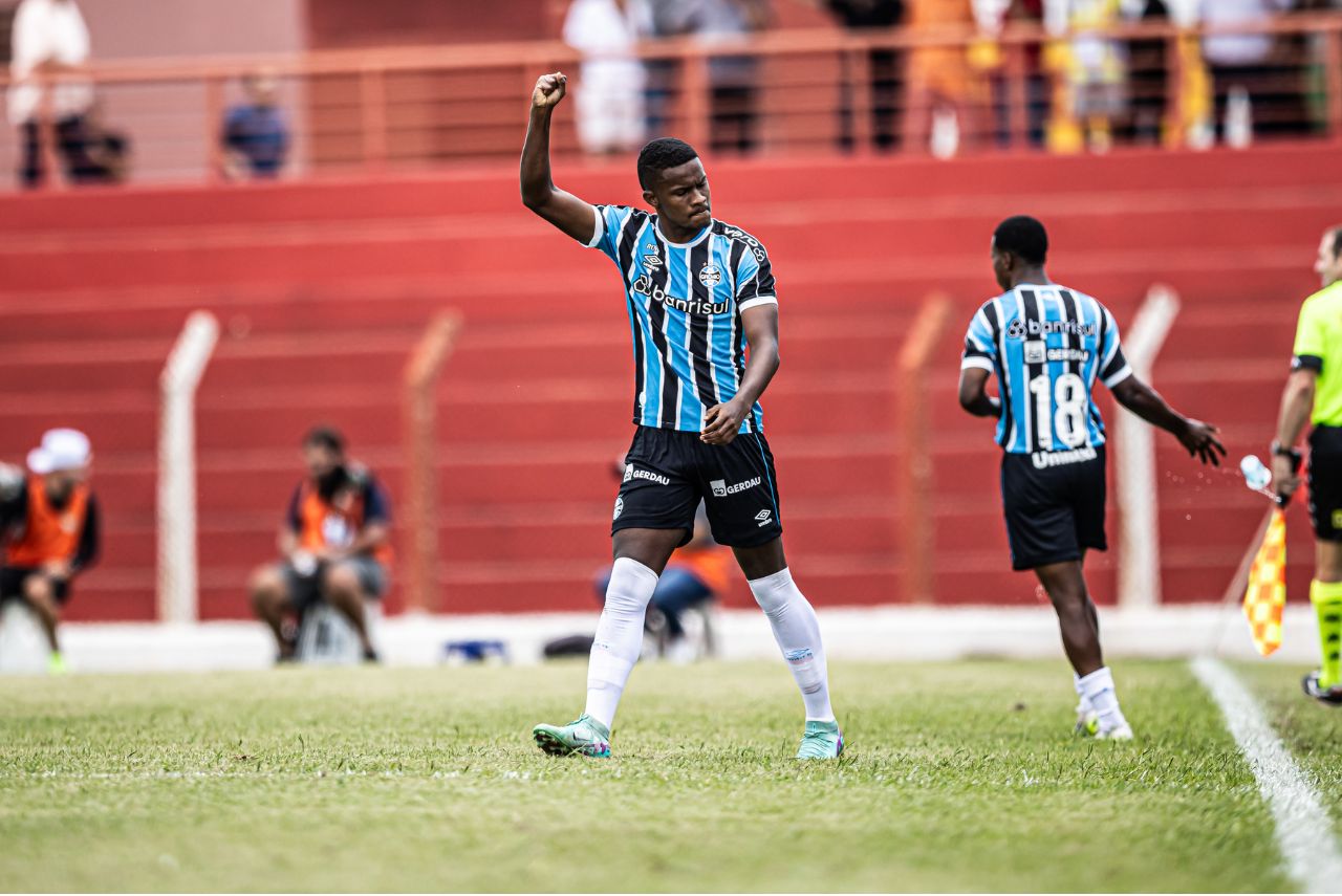 Goleada do Grêmio sobre o Serra Branca teve Jardiel entre os destaques (Foto: Jhony Inácio/Ag. Paulistão)