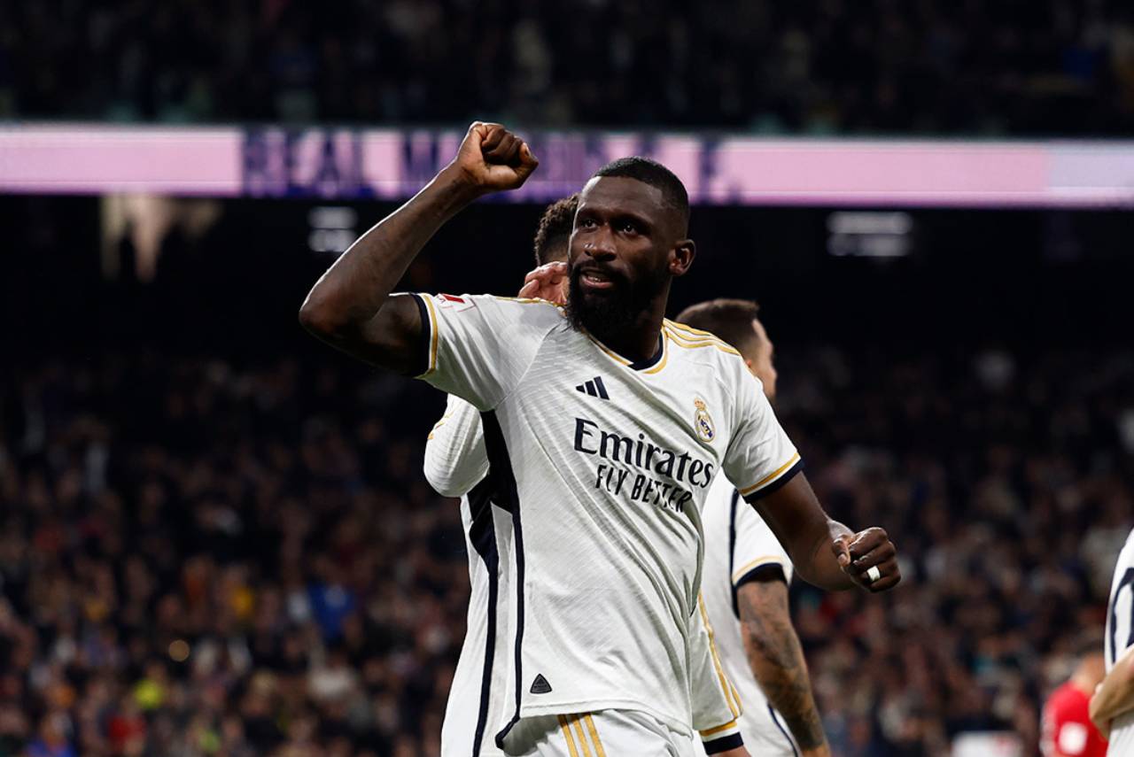 O Real Madrid venceu o Mallorca com o gol do zagueiro Rüdiger. Foto: Reprodução/X
