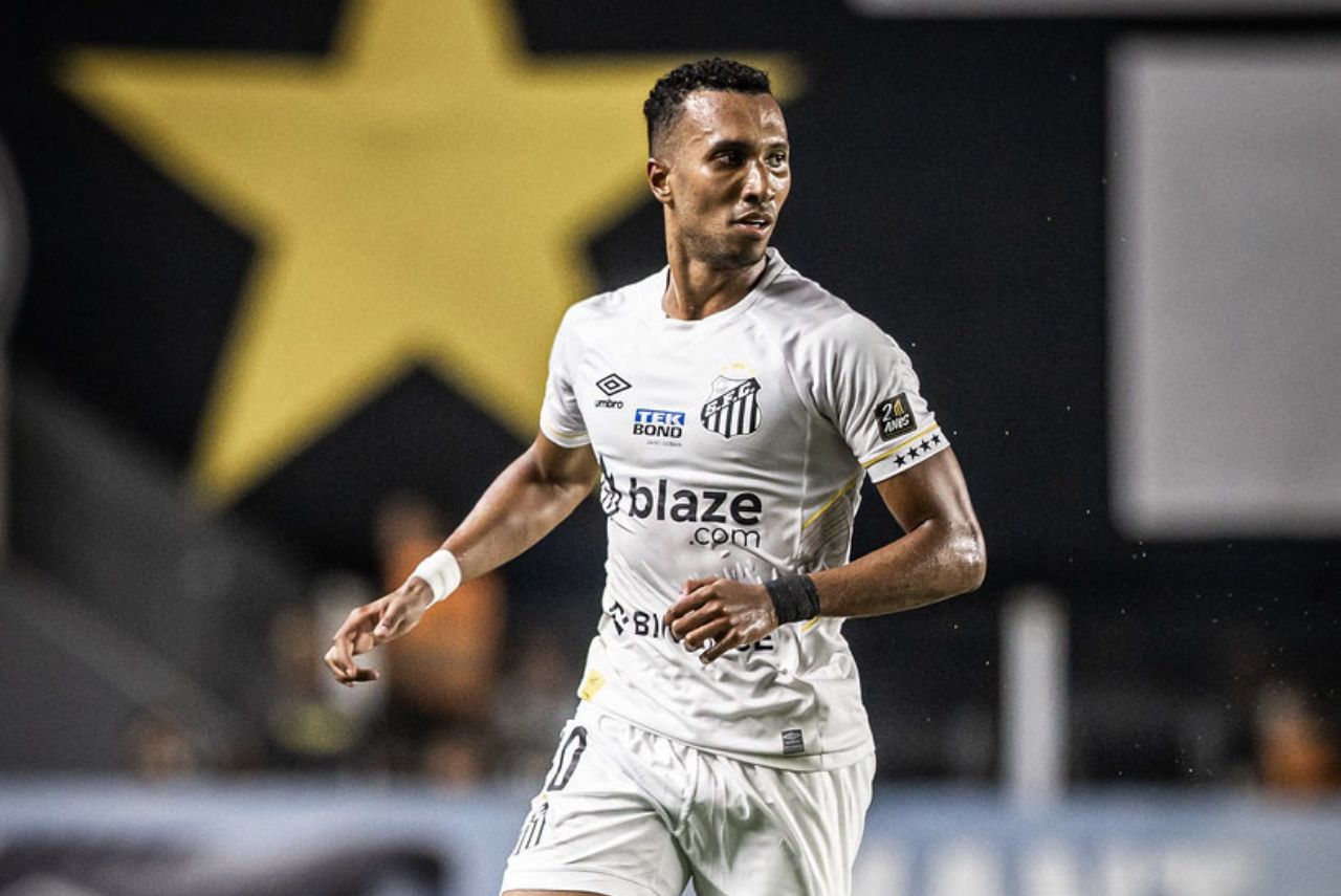 Lucas Braga fez 199 jogos pelo Santos desde 2019 (Foto: X/Reprodução)
