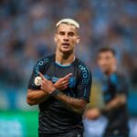 Novo atacante do São Paulo em ação pelo Grêmio