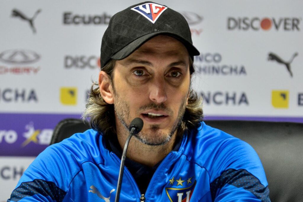 Luis Zubeldía é favorito para assumir comando do São Paulo (Foto: X/Reprodução)