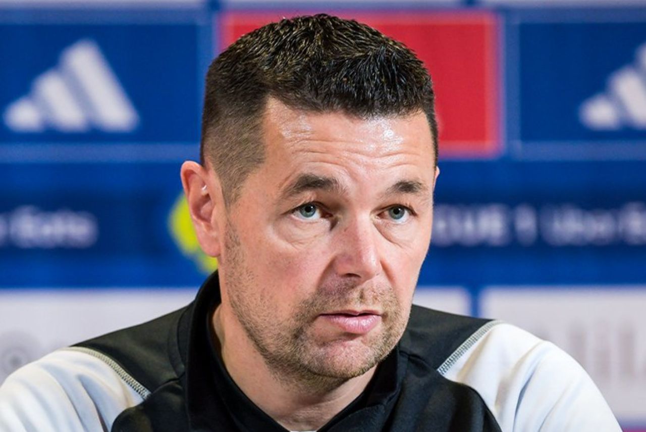 Francês de 44 anos terá missão de manter Lyon na Ligue 1