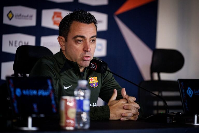 <p>Xavi em coletiva do Barcelona na Arábia Saudita. Foto: Reprodução/FCB</p>
