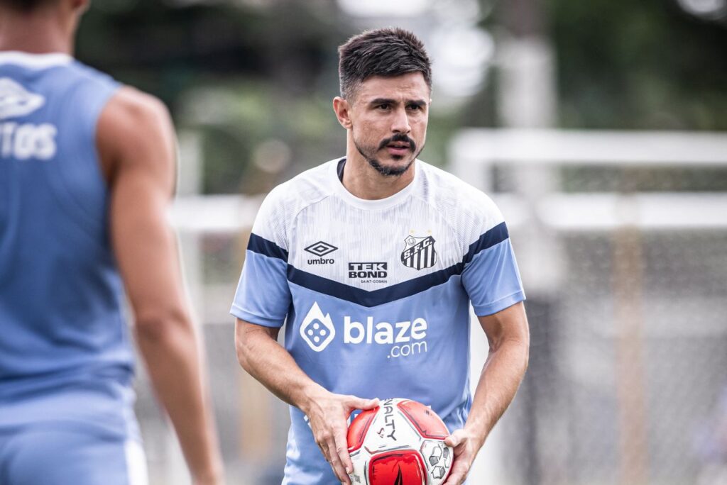Willian Bigode será um dos reforços do Santos para 2024 (Foto: Raul Baretta/SFC)