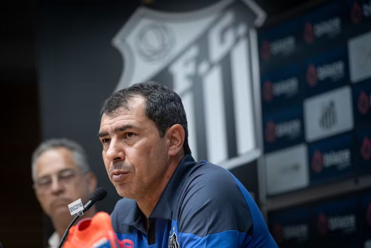 Fábio Carille, técnico do Santos, em entrevista coletiva