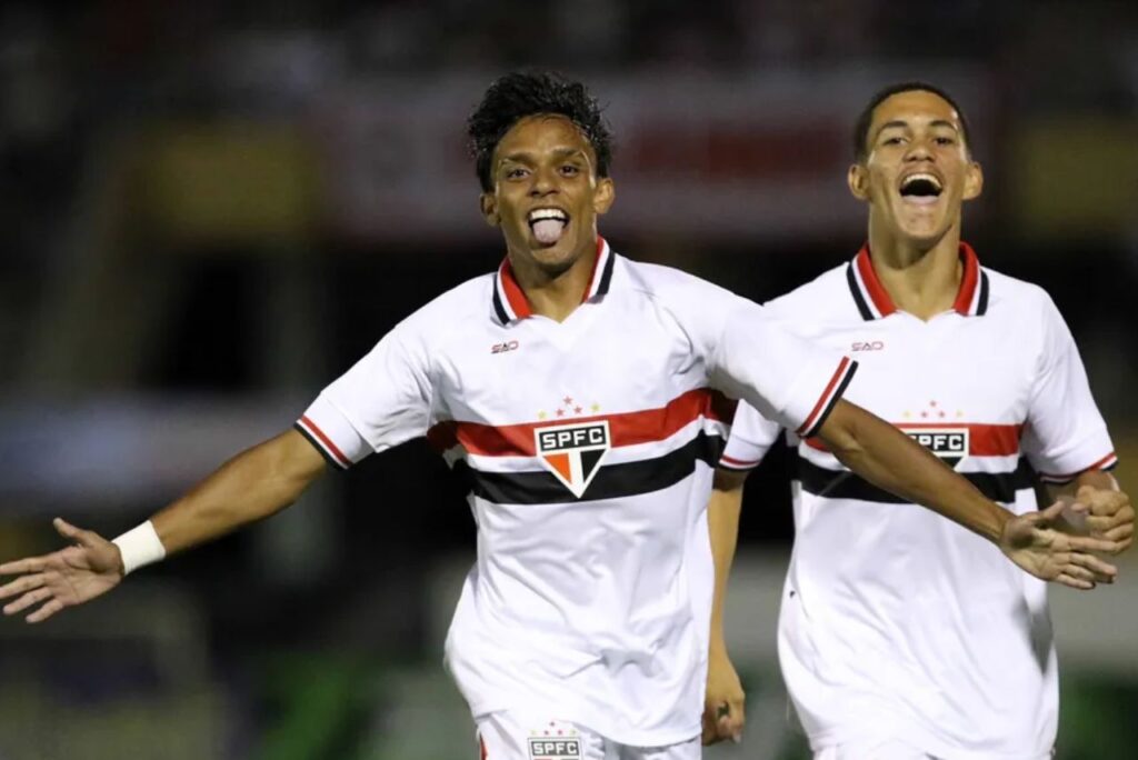 Jovem meia marcou o primeiro gol do São Paulo na Copinha