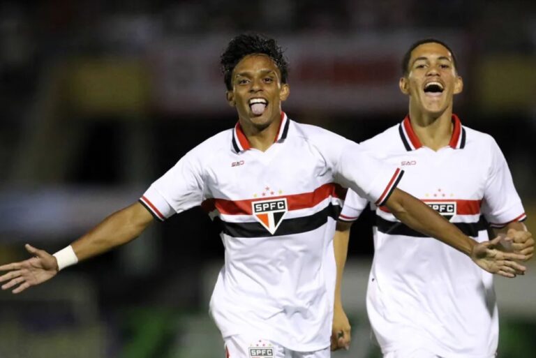 <p>Jovem meia marcou o primeiro gol do São Paulo na Copinha. Foto: Célio Messias/SPFC</p>
