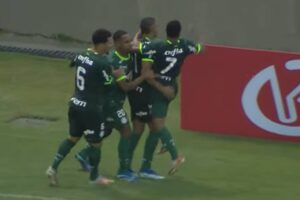 O Palmeiras saiu atrás do placar, mas conseguiu a virada sobre o Sport. Foto: Reprodução/Youtube/Cazé TV