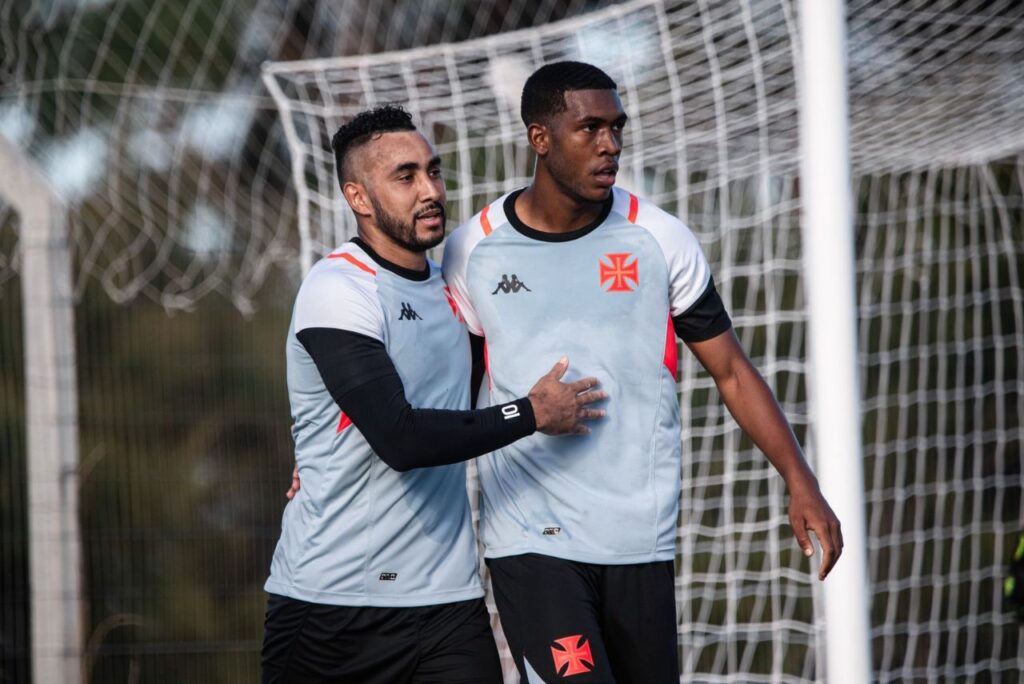 Payet e Rayan se destacaram no jogo-treino do Vasco