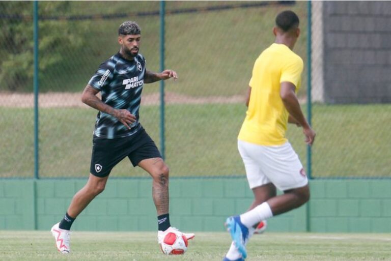 <p>Botafogo segue se preparando longe do Rio de Janeiro. Foto: Vitor Silva / BFR</p>
