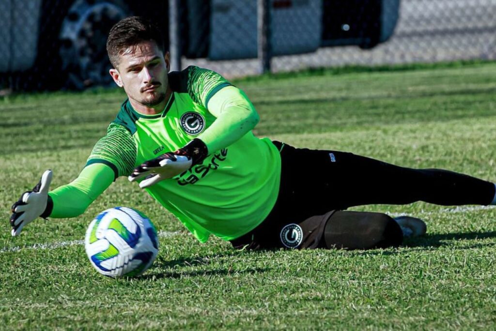 Tadeu, do Goiás, interessava ao Santos