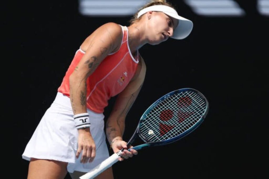 Tenista Marketa Vondrousova em jogo do Australian Open 2024