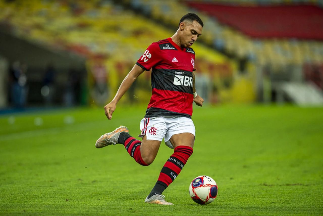 Lateral-direito Matheuzinho em jogo do Flamengo