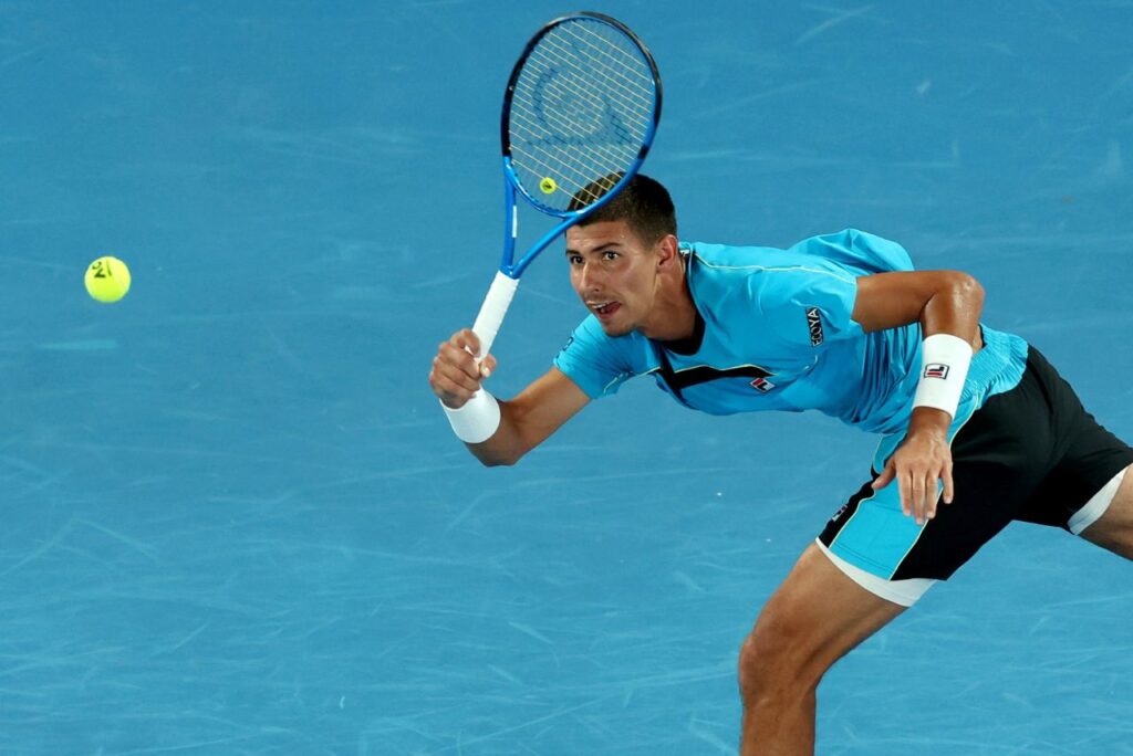 Tenista australiano teve grande atuação contra Djokovic